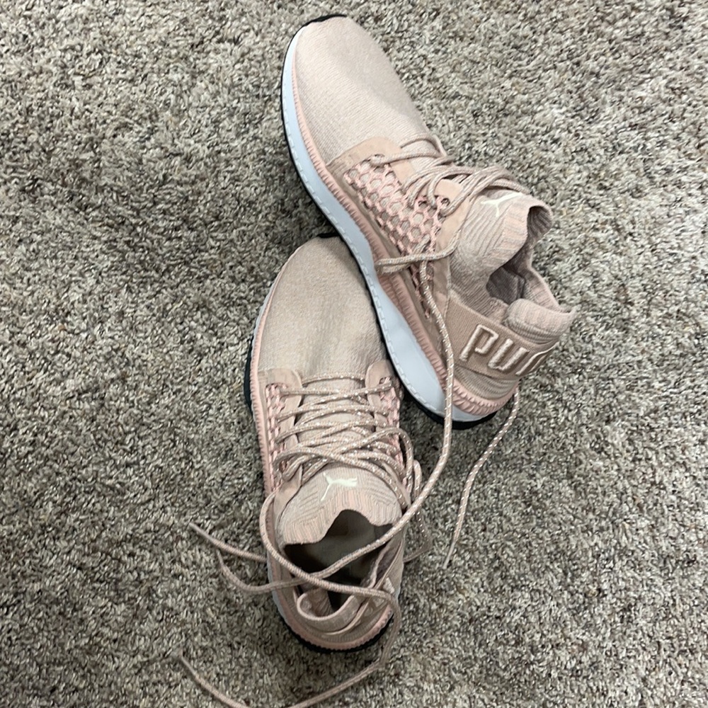 Puma Ignite Salamandar colored size 7 Sneakers